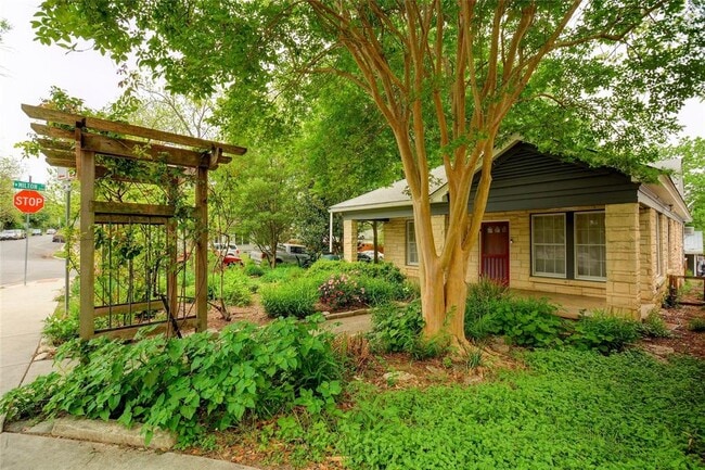 Photo - 1610 Eva St