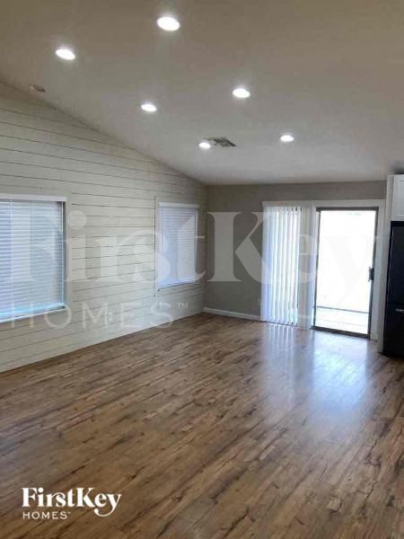 Photo - 10760 W Sands Dr