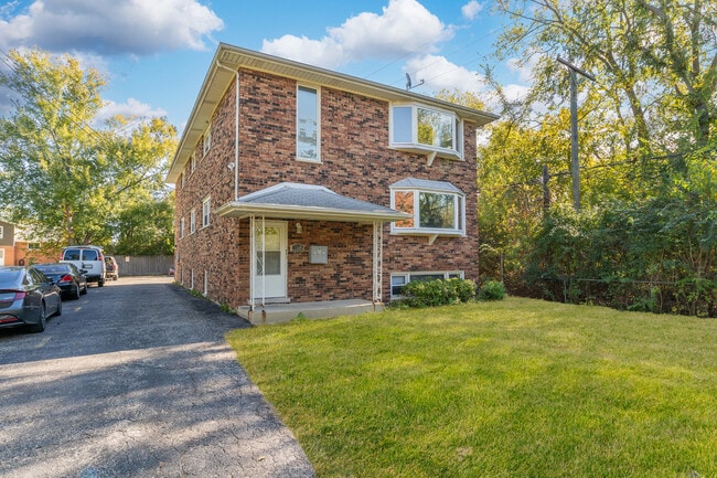 Building Photo - 760 E North Broadway St Unit 1