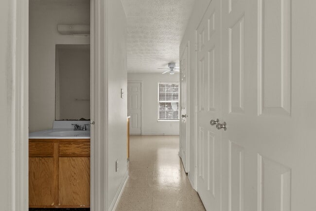 Photo - Charming Two Bedroom Townhome in South Louisville, Family-Friendly Neighborhood!