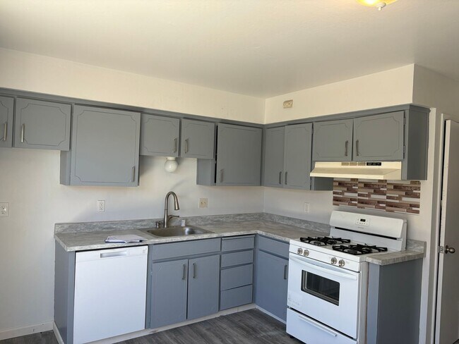 Photo - Ideal first floor unit! 2 bedrooms, 1 bathroom!  Directly across from beautiful Lake Alhambra. Pr...