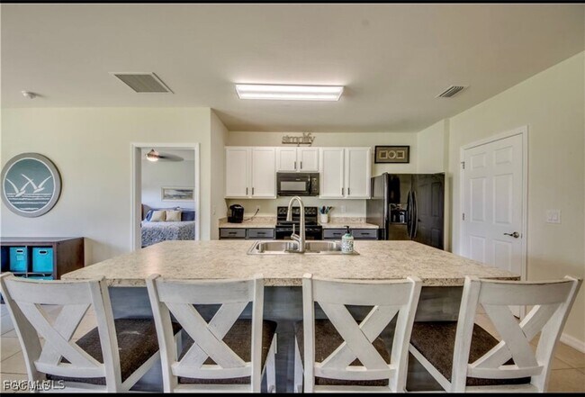 Photo - 233 SE 3rd St