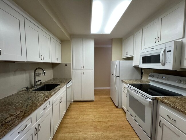 Photo - 1 bedroom condo in Santa Clara! $2450 Unit 114
