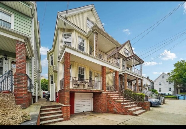 Building Photo - 94 W 9th St Unit 1 Rental