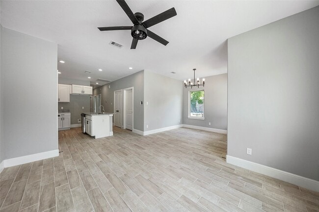 Building Photo - 4205 Elmwood St