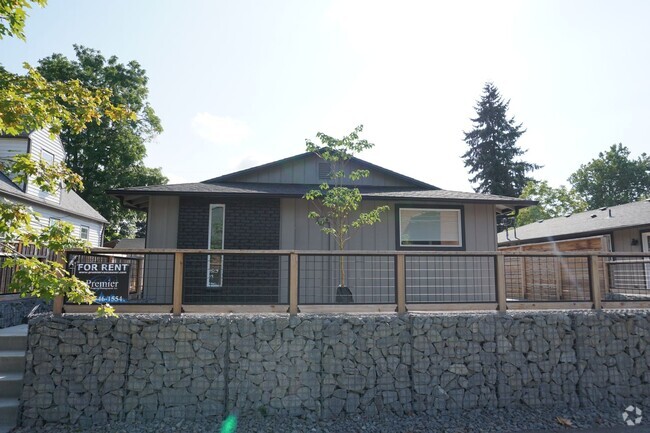 Building Photo - 3605 F St Rental