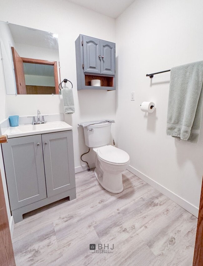 Photo - SHORT TERM 6 MONTH ONLY - Dog Friendly 3 b...