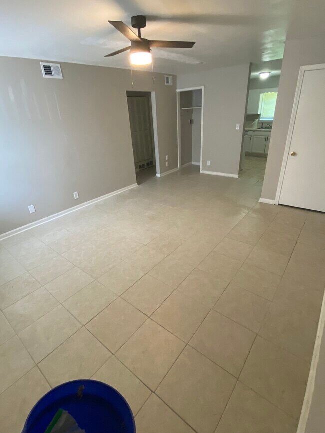 Photo - 3809 Carpenter Dr Unidad 1