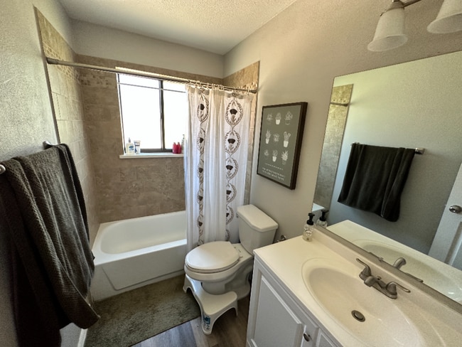 Photo - Available December! Cosy duplex in Potter ...