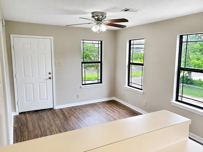 Photo - 4119 Placid St