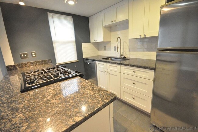 Photo - 4867 4869 4871 4873 Moreland Dr Unit 4871 Moreland Drive West