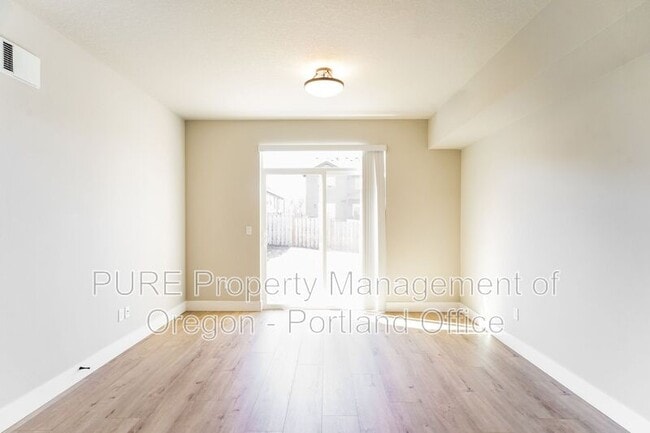 Photo - 1734 NE Gilbert Ln