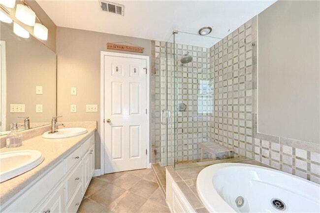 Photo - 8903 Carroll Manor Dr