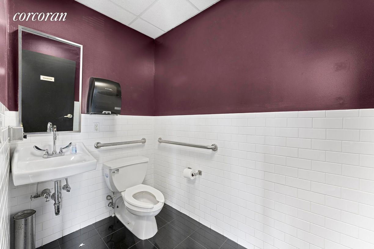 Photo - 55 Greene Ave