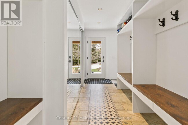 Photo - 9811-7137 Beachwood Rd