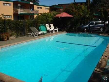 Pool - Merrydale Apartments