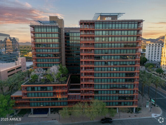 Building Photo - 4808 N 24th St Unit 303 Rental