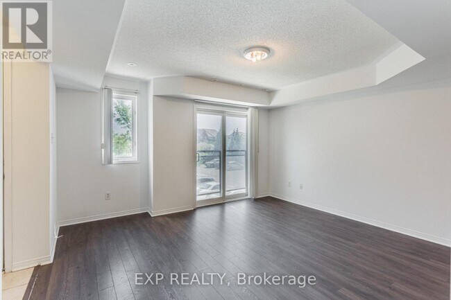 Photo - 2265 Bur Oak Ave