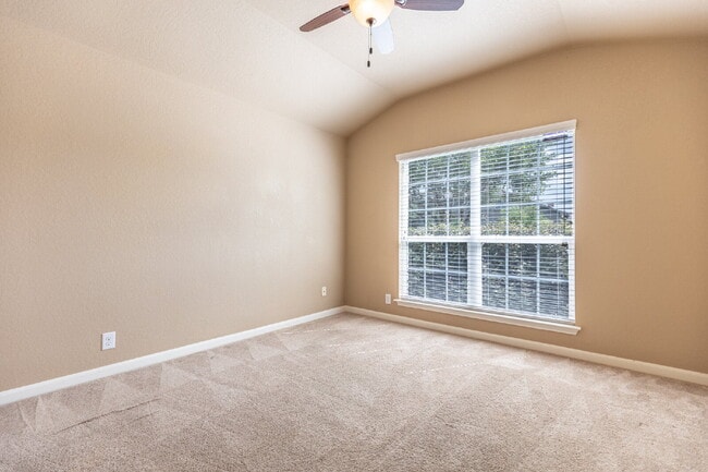 Photo - 259 Creekview Way