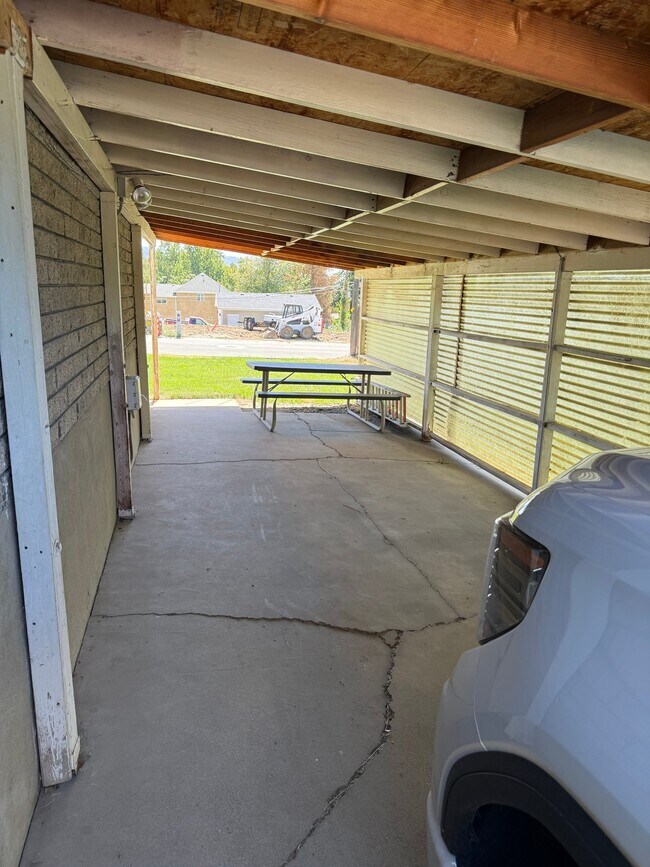 394 E Parrish Ln Unit 1
