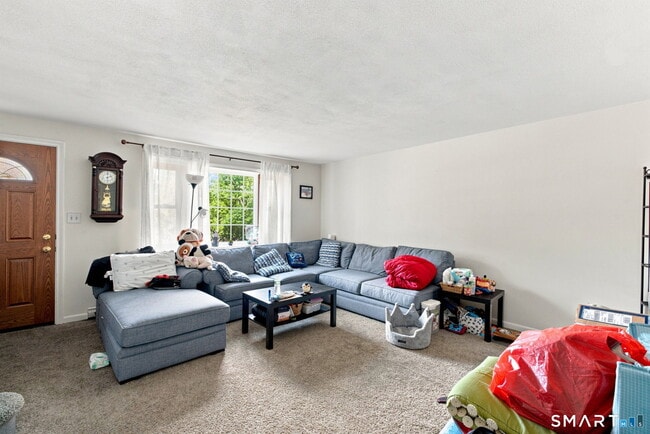 12 Town House Ln Unit 12