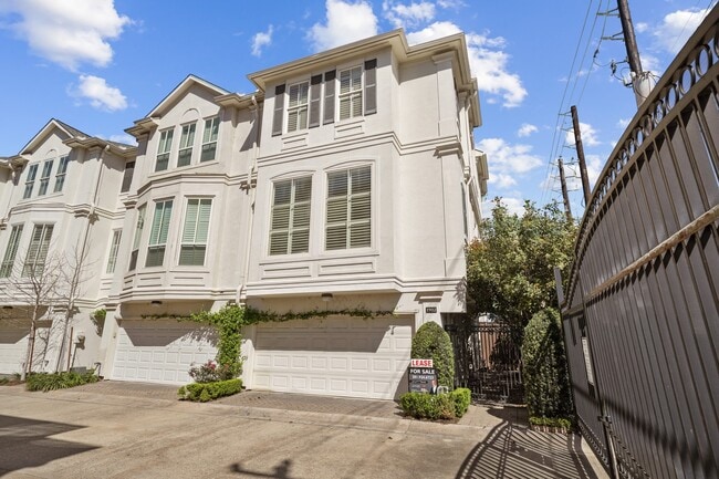 Photo - 1902 Greenwich Pl Dr