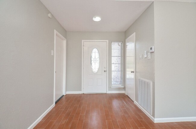 Photo - 155 April Waters Dr W