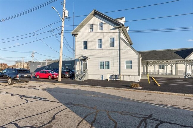 Building Photo - 191 Nashua St Unit 1