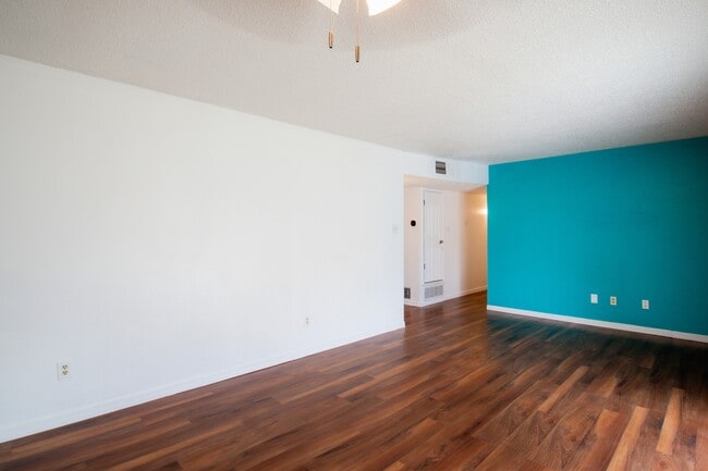 Photo - 1633 Stull Dr