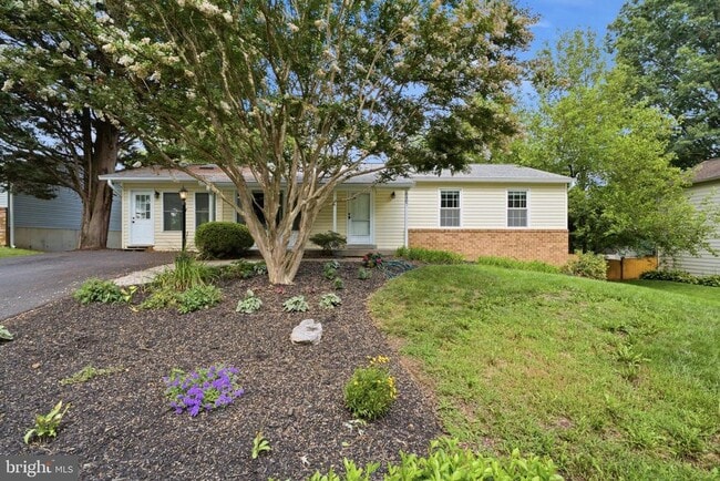 Building Photo - 8487 Inspiration Ave