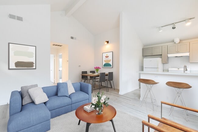 Photo - 2452 S Centinela Ave Unit 5