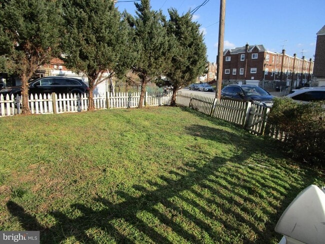 Photo - 1323 Hellerman St