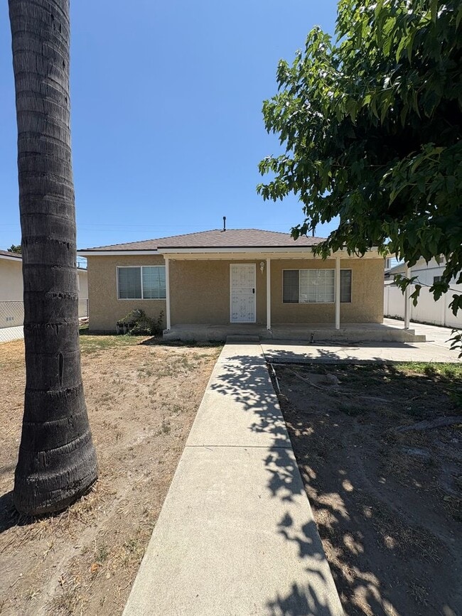 Gorgeous Remodeled 4 bedrooms 2 Bathroom. - Gorgeous Remodeled 4 bedrooms 2 Bathroom. House