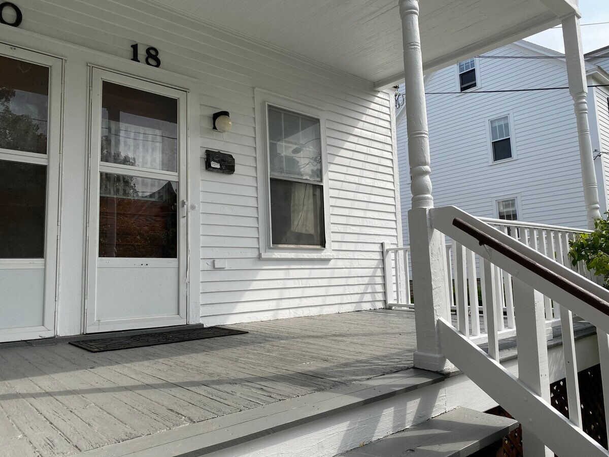 Photo - 18 Weston St Unit 1