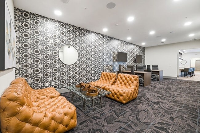 The-Edition-on-Oberlin-Raleigh-NC-Apartment-Homes-and-Townhomes-Business-Center-Lounge