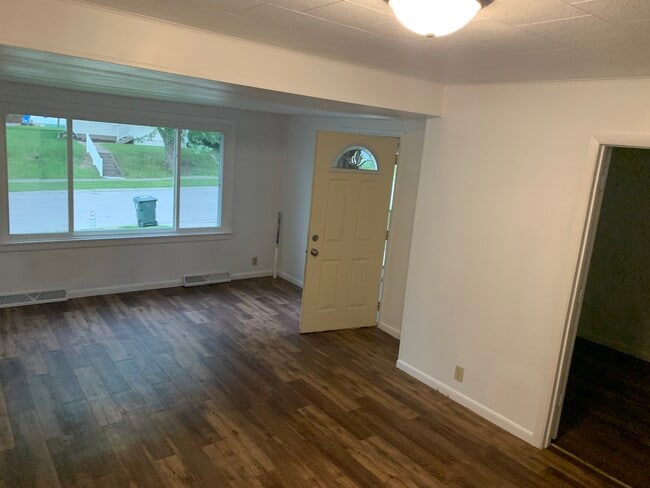 Photo - 125 Walters St