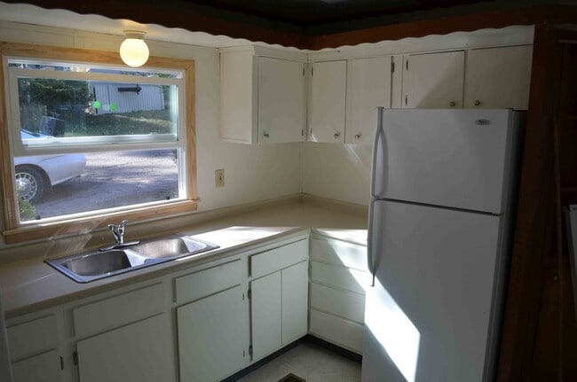 Photo - 7600 Heatherstone Dr