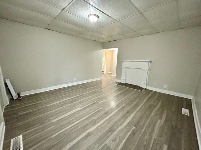 Photo - 3 Bedroom Available!!