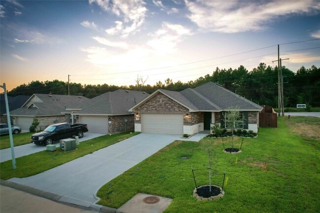 Building Photo - 300 Terra Vis Cir