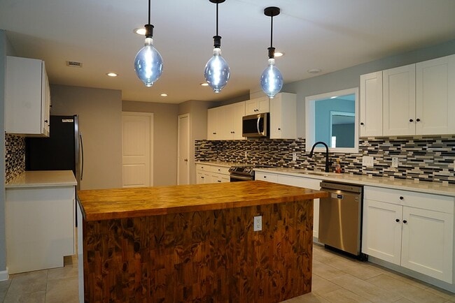 Photo - 3535 Rosedale St