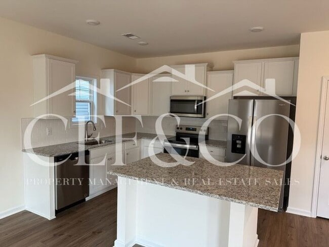 Photo - 1119 Silverbend Trl