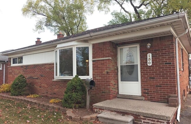 Building Photo - 150 Clair St