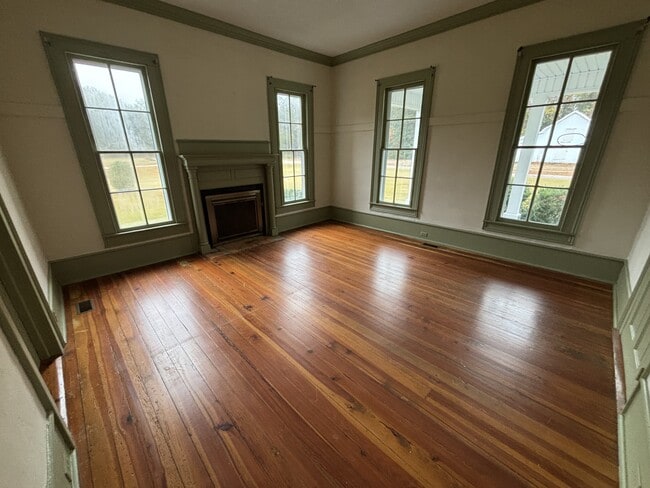 Photo - 800 Lennie Ln