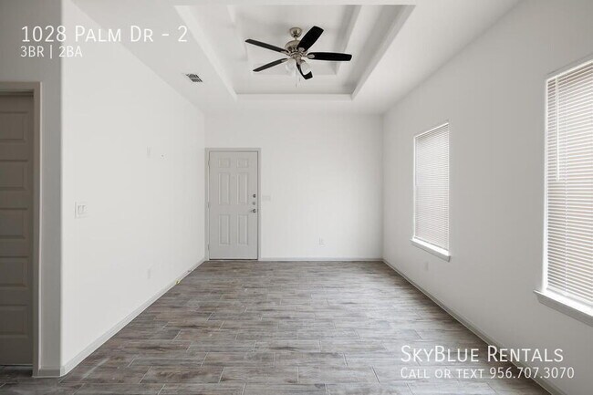 1028 Palm Dr Unit 2