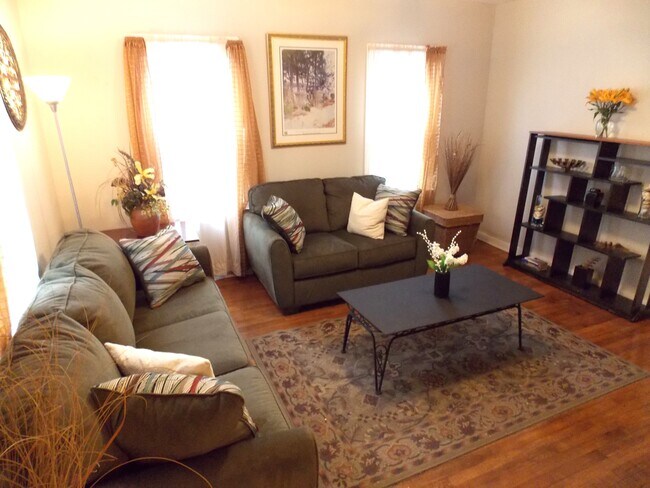 Building Photo - 10 Gardner St Unit 2