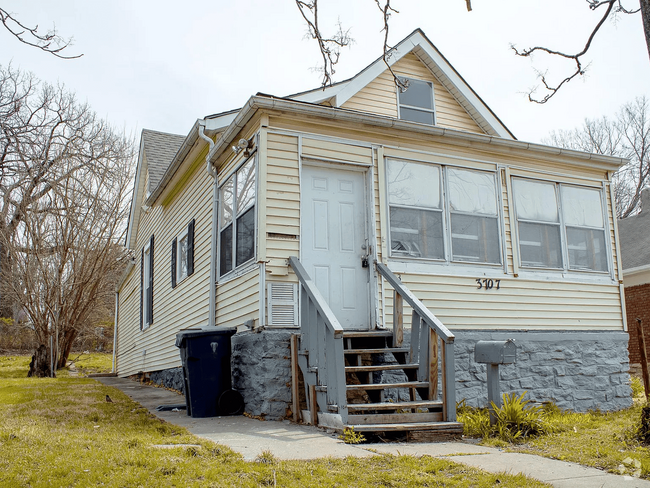 Building Photo - 3707 Highland Ave Rental