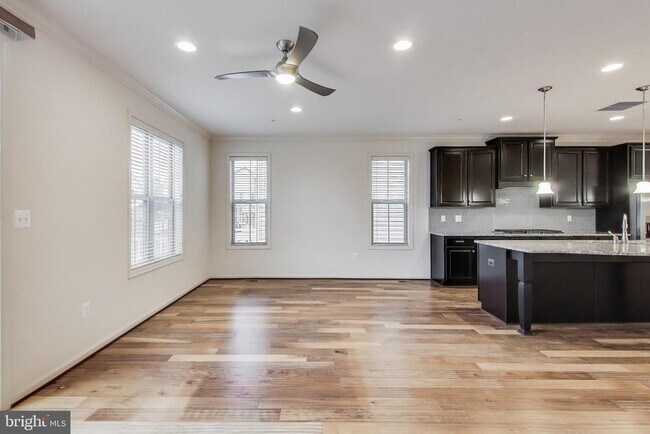 Photo - 13220 Tivoli Lake Blvd