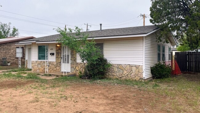Photo - Charming 2-Bedroom Single-Family Home – Perfect for Comfort & Convenience!