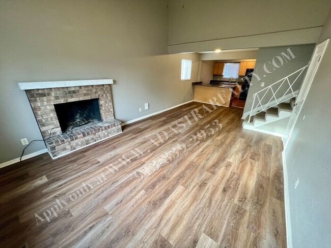 Photo - Beautiful Remodeled South KCMO Townhome-Available NOW!!