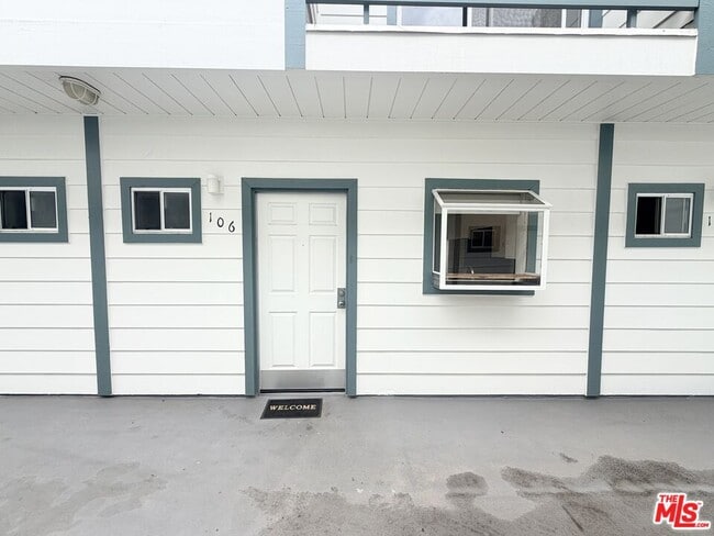 Photo - 11738 Mayfield Ave Unit 106